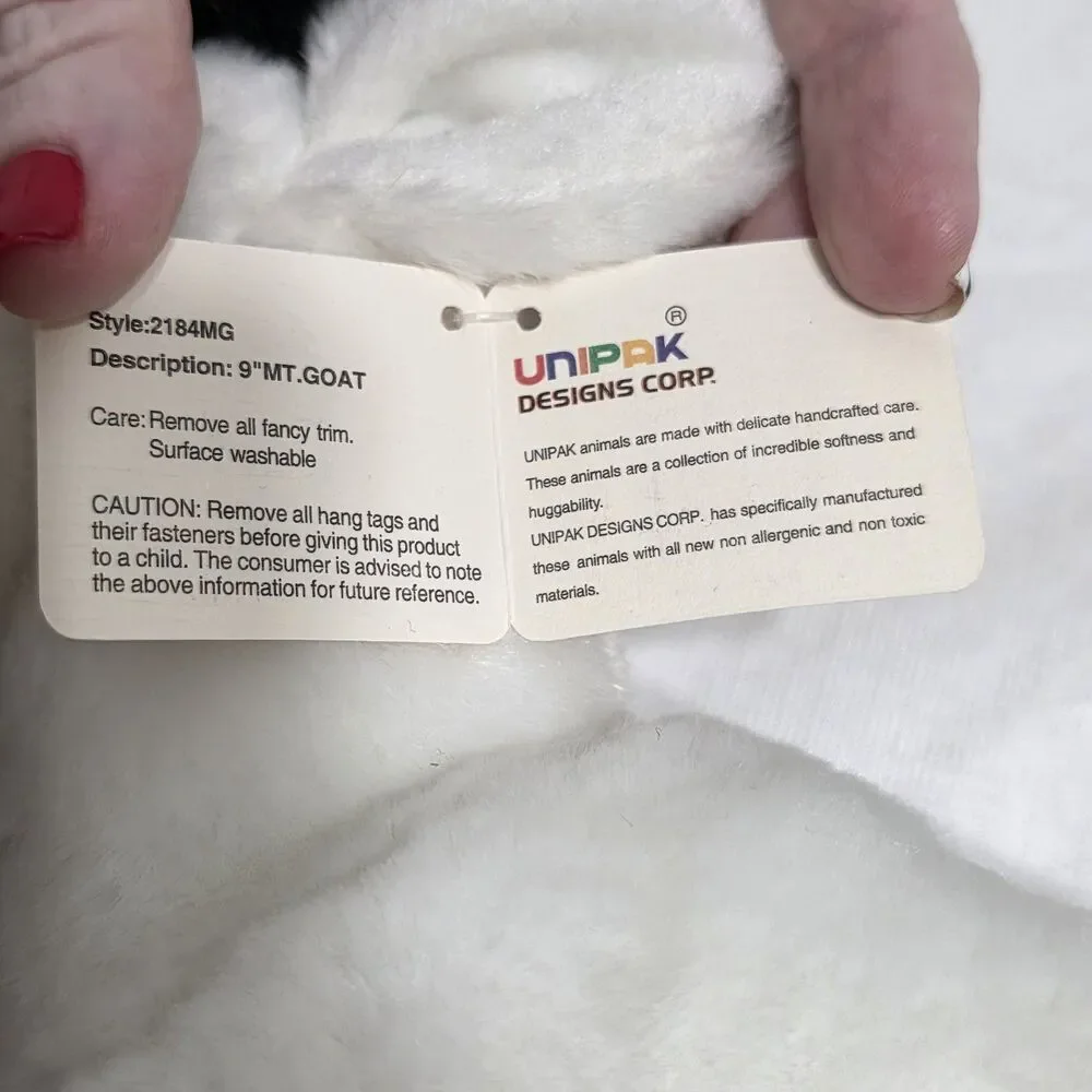 UNIPAK White & Black Mountain Goat 9